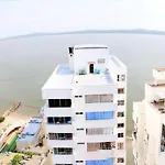 2 Bedroom Apartment 2C19 With Pool